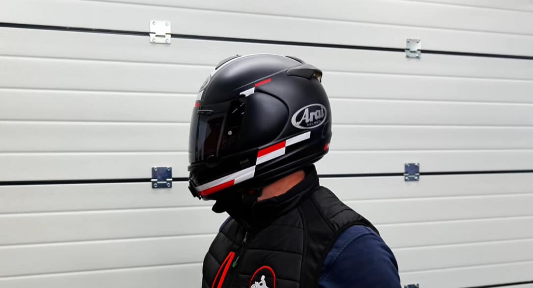 Arai vs Shoei